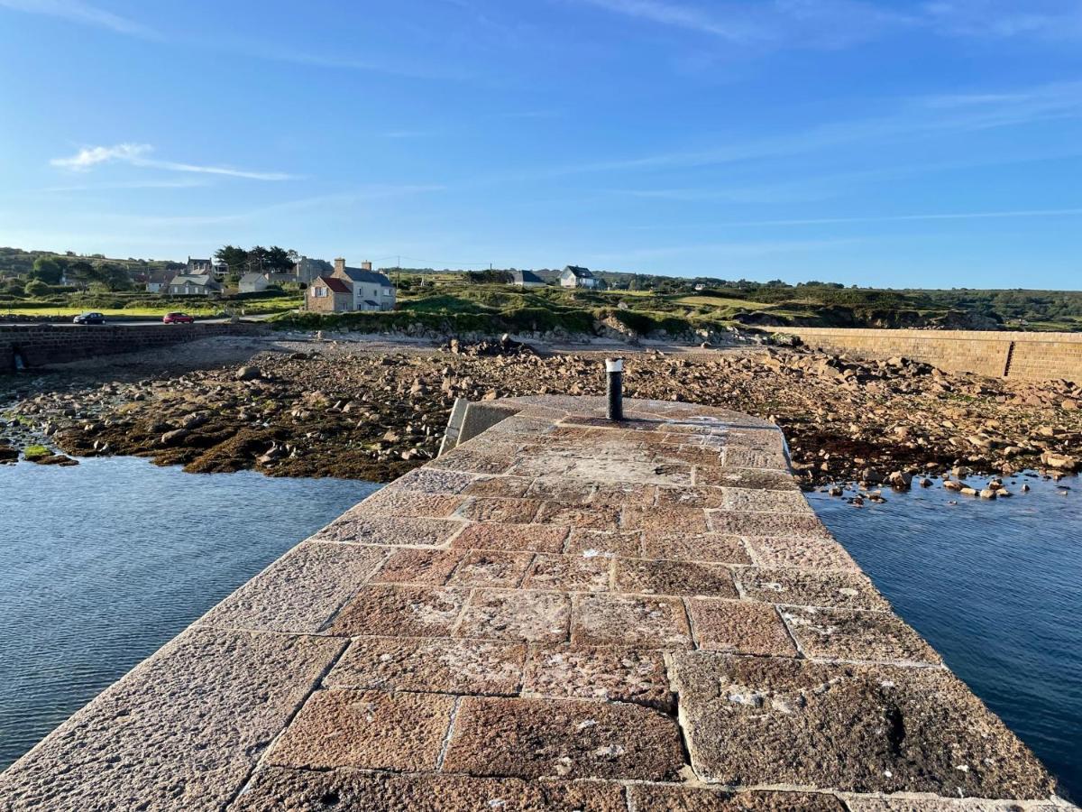 Au Petit Brick - Cosy Beachfront House Maupertus-sur-Mer Екстер'єр фото